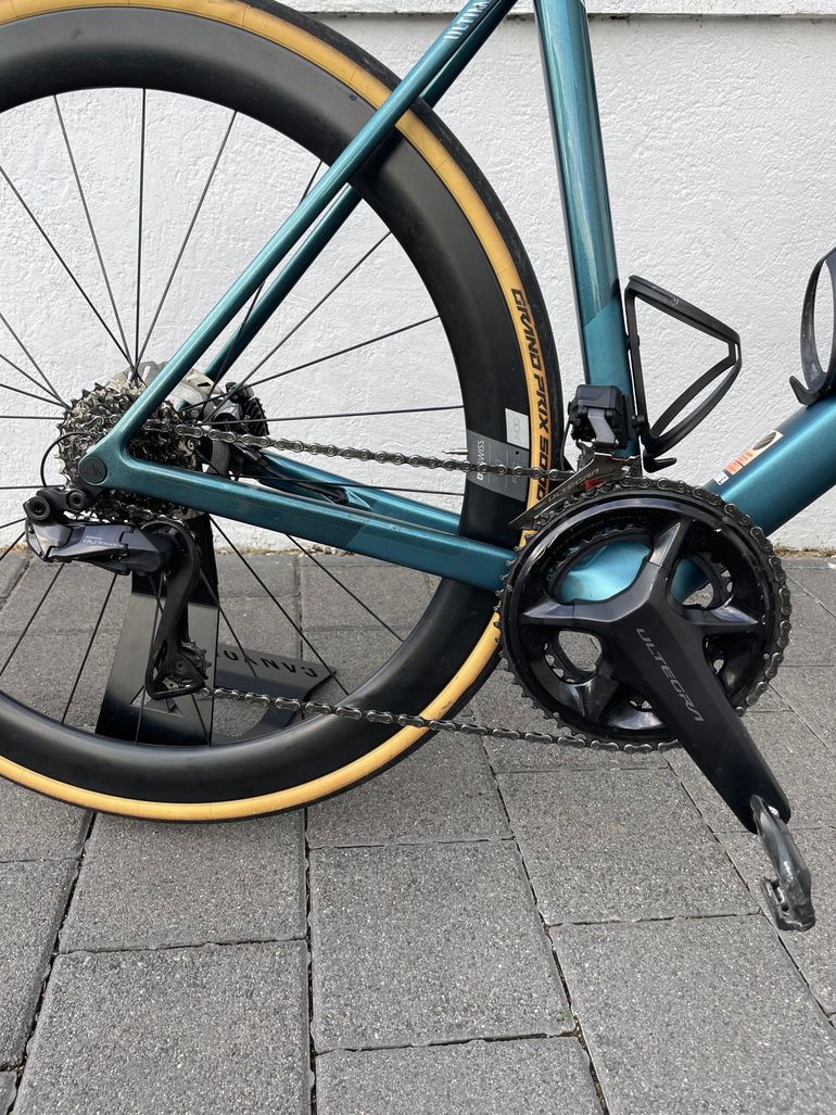 Canyon Ultimate CF SLX 8 Di2 2024 2024 Road & Gravel usato, Verde — immagine 6 di 7