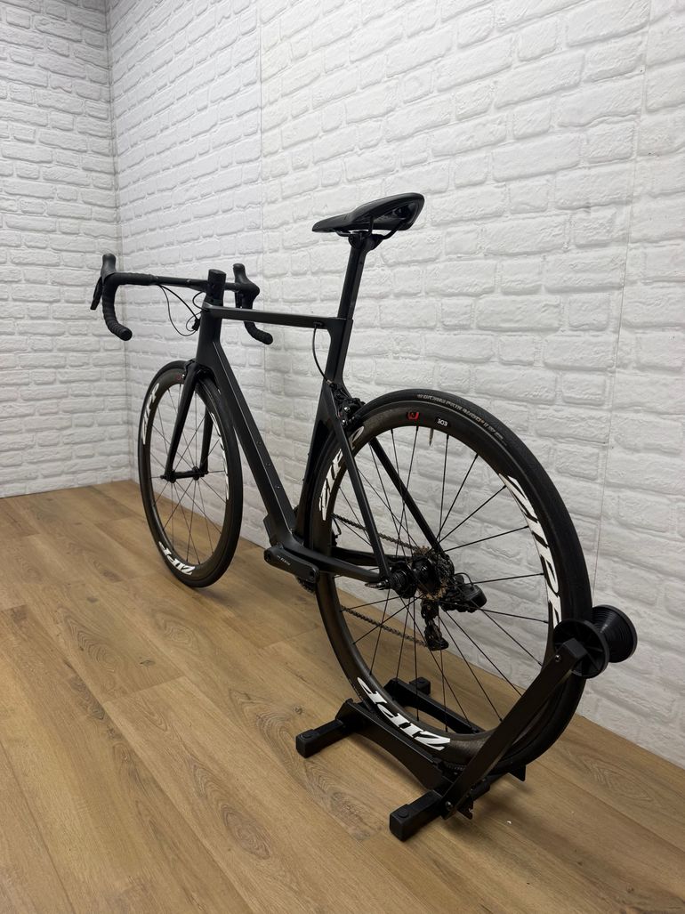 Used Canyon Aeroad CF SLX 8.0 2018 2018 Road & Gravel, Black — image 6 of 6