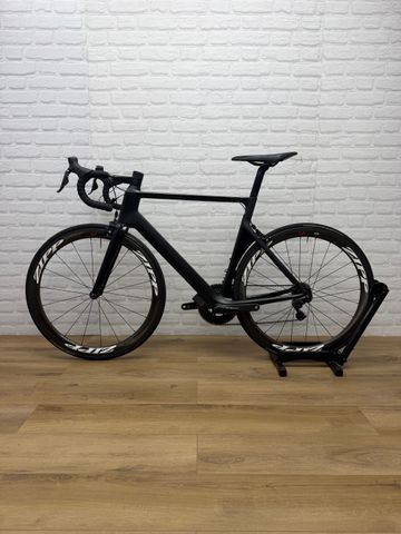 Used Canyon Aeroad CF SLX 8.0 2018 2018 Road & Gravel, Black — image 4 of 6