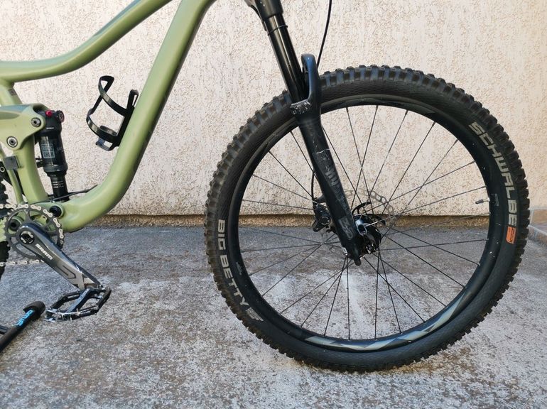 Used Giant Trance 3 2020 2020 Mountainbike, Green, 27.5 — image 3 of 10