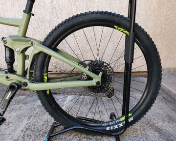 Used Giant Trance 3 2020 2020 Mountainbike, Green, 27.5 — image 8 of 10