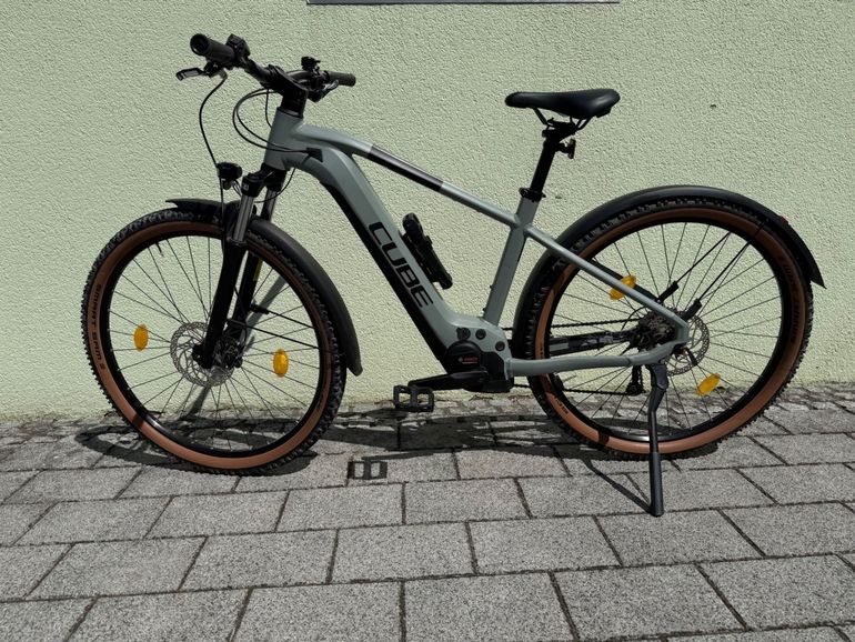 Cube Reaction Hybrid Performance 625 2023 Mountainbike usato, Grigio chiaro — immagine 2 di 15