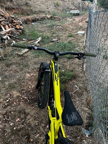 Použité YT Custom SRAM GX Eagle 2017 Mountainbike — obrázek 5 z 9