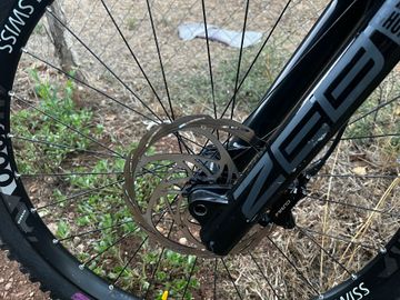 Použité YT Custom SRAM GX Eagle 2017 Mountainbike — obrázek 3 z 9