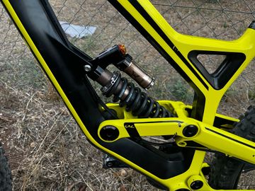 Použité YT Custom SRAM GX Eagle 2017 Mountainbike — obrázek 2 z 9