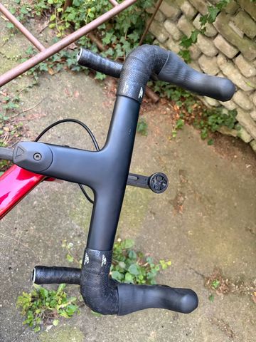 Used Canyon Ultimate CF SL 7 2024 2024 Road & Gravel, Red — image 6 of 7