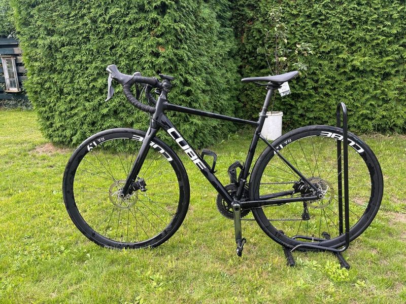 CUBE ATTAIN RACE 2023 2023 Road & Gravel d'occasion