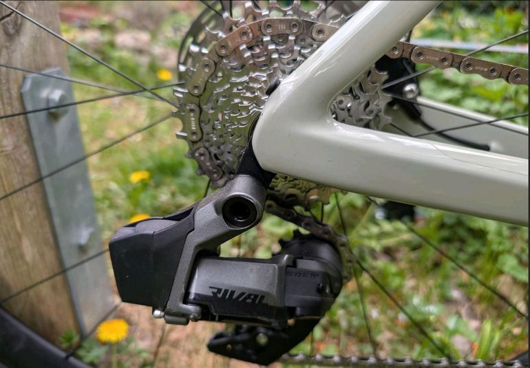 Rose Xlite 04 Rival AXS 2024 2024 Road & Gravel usato, Grigio chiaro — immagine 6 di 7