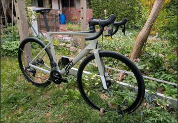 Rose Xlite 04 Rival AXS 2024 2024 Road & Gravel usato, Grigio chiaro — immagine 3 di 7