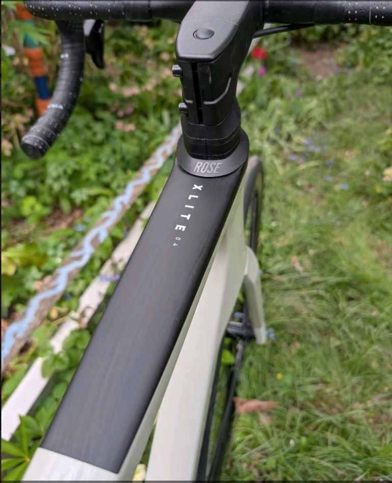 Rose Xlite 04 Rival AXS 2024 2024 Road & Gravel usato, Grigio chiaro — immagine 4 di 7