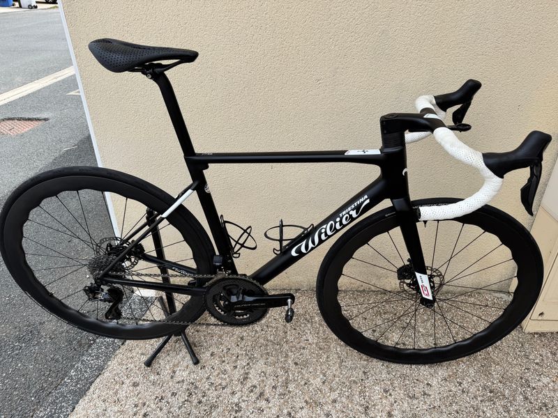 Käytetty Wilier 0 SLR - SHIMANO DURA ACE Di2 R9270 2024 2024 Road & Gravel