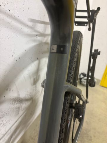 Giant Revolt Advanced 0 2025 2025 Road & Gravel usato, Grigio chiaro — immagine 11 di 16