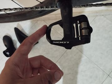 Used Trek Madone Sl (tutto incluso) 2019 Urban, Red — image 3 of 6