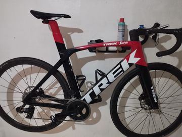 Used Trek Madone Sl (tutto incluso) 2019 Urban, Red — image 1 of 6