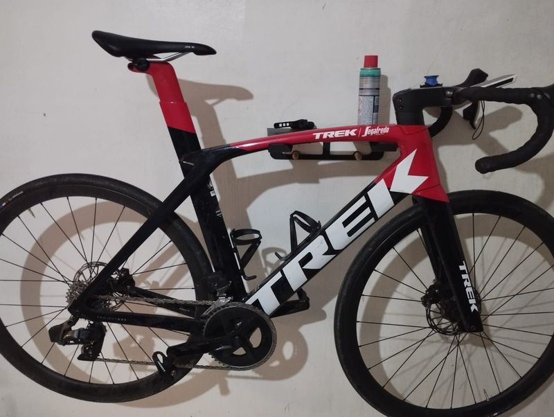 Trek Madone Sl (tutto incluso) 2019 Urban & Touring d'occasion