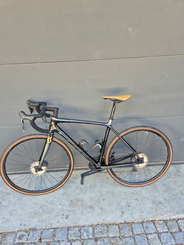 Scott Addict SE disc 2020 2020 Road & Gravel usato, Nero — immagine 1 di 8