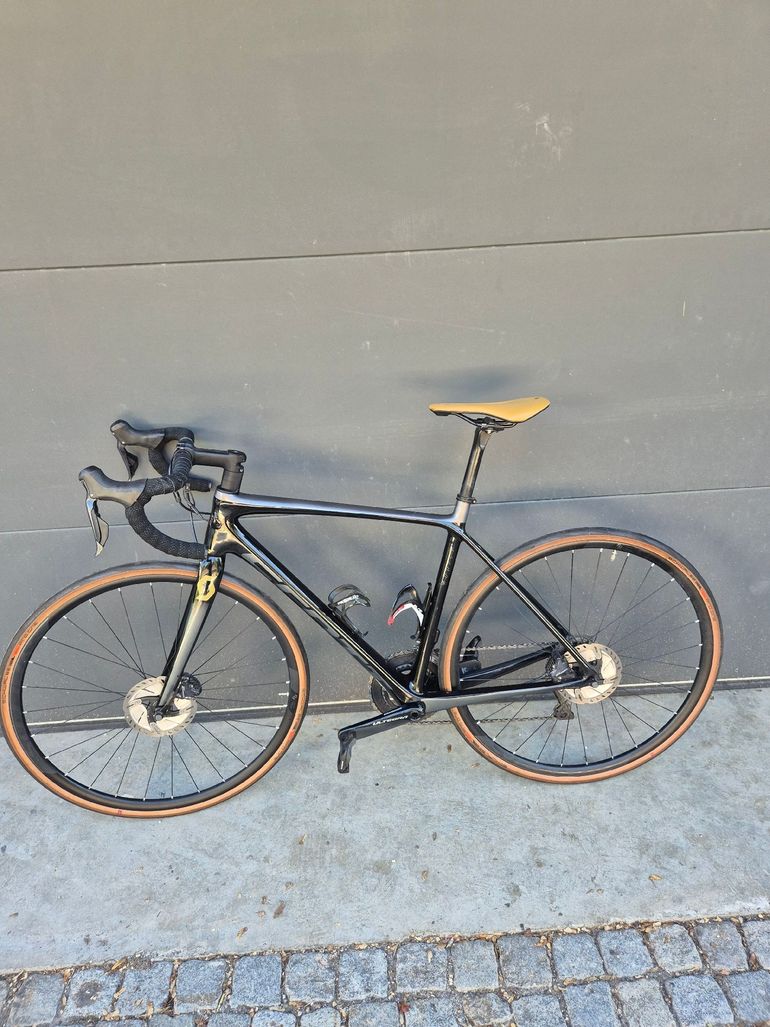 Scott Addict SE disc 2020 2020 Road & Gravel usato, Nero — immagine 1 di 8