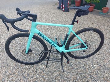 Gebrauchtes Bianchi Infinito 105 2024 2024 Road & Gravel, Blau — Bild 1 von 10
