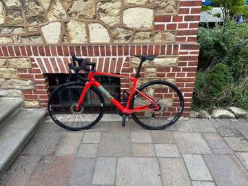 Used BMC Roadmachine 02 ONE 2018 2018 Road & Gravel, Red — image 5 of 17
