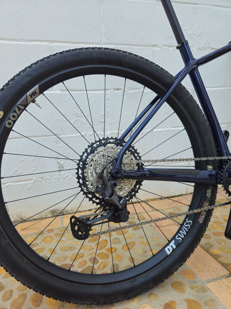 Used BH Custom Shimano Deore XT 2024 Mountainbike, Blue — image 3 of 6