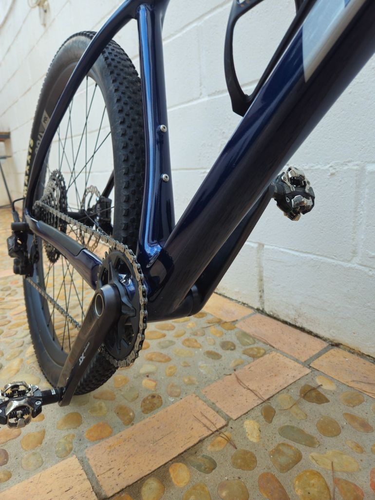 Used BH Custom Shimano Deore XT 2024 Mountainbike, Blue — image 5 of 6