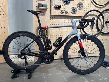 Used Basso SV Shimano Ultegra Di2 2026 Road & Gravel, Light Gray — image 5 of 6