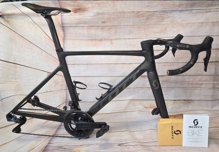 Gebrauchtes Scott Addict RC 15 2024 2024 Road & Gravel, Schwarz — Bild 9 von 9