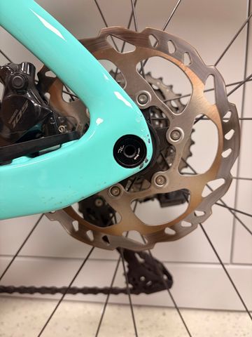 Brugt Bianchi Oltre Comp 105 Di2 2023 2023 Road & Gravel — billede 6 af 7
