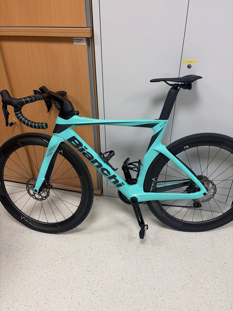 Bianchi Oltre Comp 105 Di2 2023 2023 Road & Gravel usato