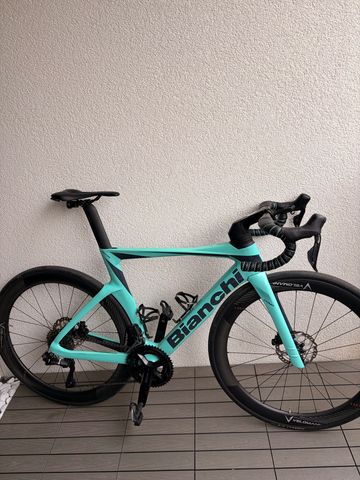 Brugt Bianchi Oltre Comp 105 Di2 2023 2023 Road & Gravel — billede 2 af 7