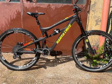 Gebrauchtes Santa Cruz Nomad C S 2017 2017 Mountainbike, Schwarz, 27.5 — Bild 1 von 5