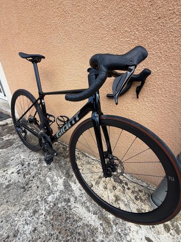 Used Giant Tcr Shimano 105 Di2 2025 Road & Gravel, Black — image 4 of 5