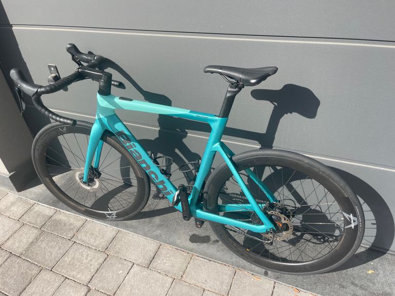Used Bianchi e-Oltre 105 2025 2025 Road & Gravel, Green — image 2 of 6