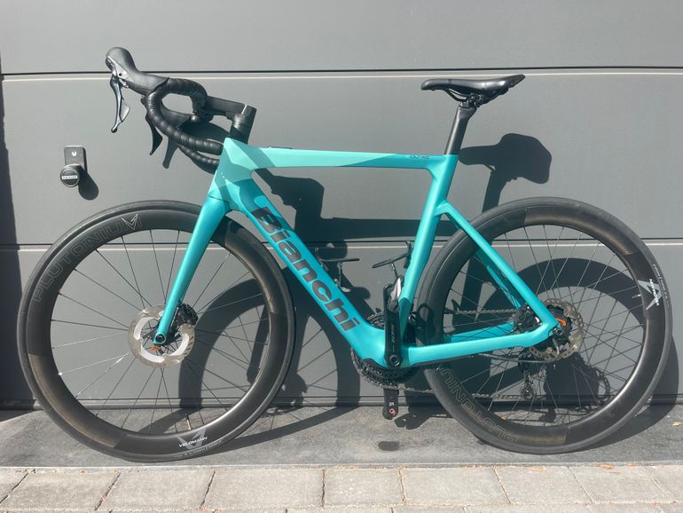 Used Bianchi e-Oltre 105 2025 2025 Road & Gravel, Green — image 1 of 6