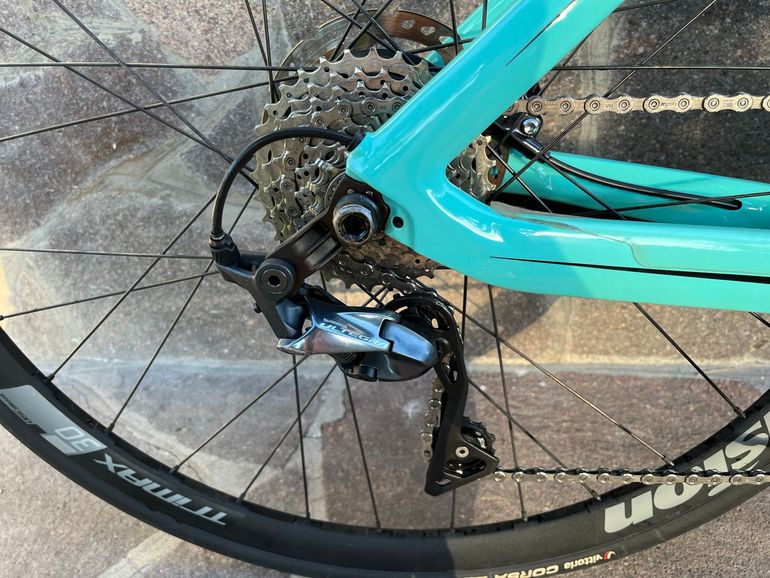 Gebrauchtes Bianchi Aria e-Road 2018 2018 Road & Gravel, Blau — Bild 4 von 4