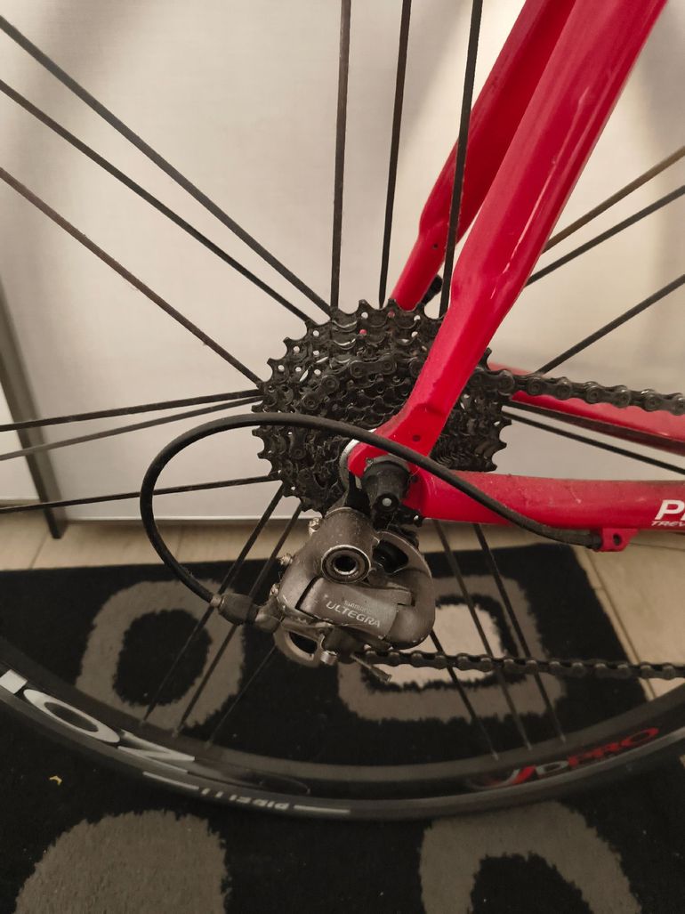 Used Pinarello F Shimano Ultegra 2008 Road & Gravel, Red — image 3 of 4