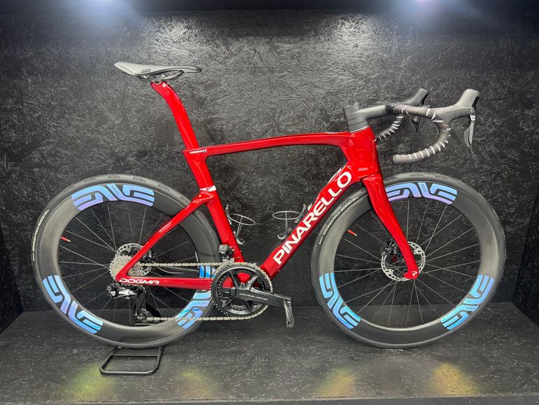 Pinarello DOGMA F DURA ACE Di2 2024