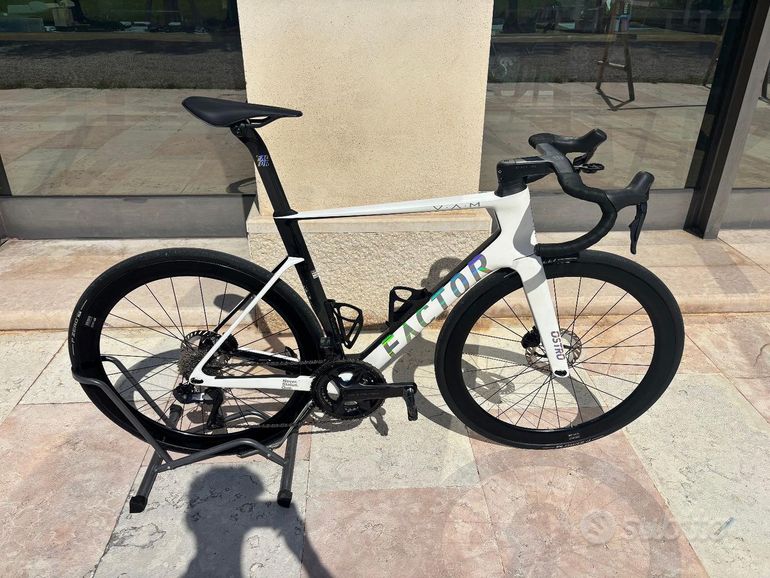 Factor OSTRO VAM - Shimano Ultegra 2025