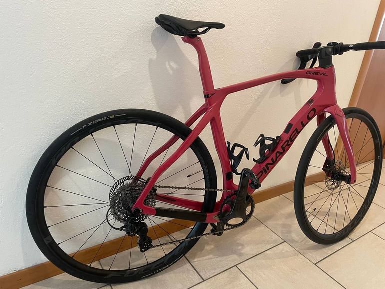 Pinarello GREVIL F7 - CAMPAGNOLO EKAR 2023