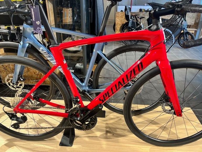 SPECIALIZED ROUBAIX SL8 SPORT SHIMANO 105 2026