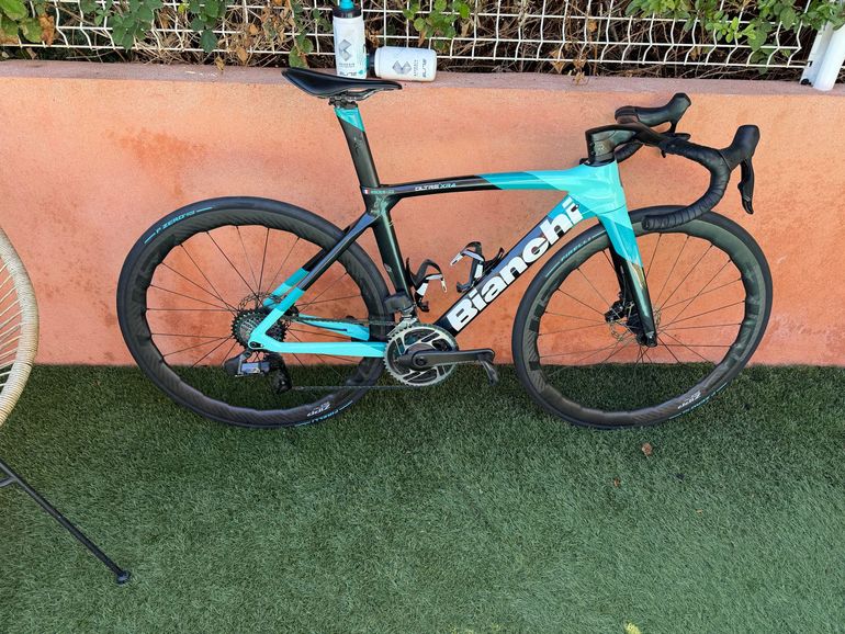Bianchi Oltre XR4 Red eTap AXS 2021