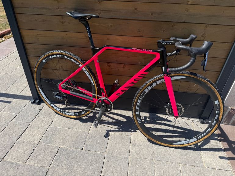 Canyon Inflite CF SLX 9 2022 — Price & Specs | 2BX