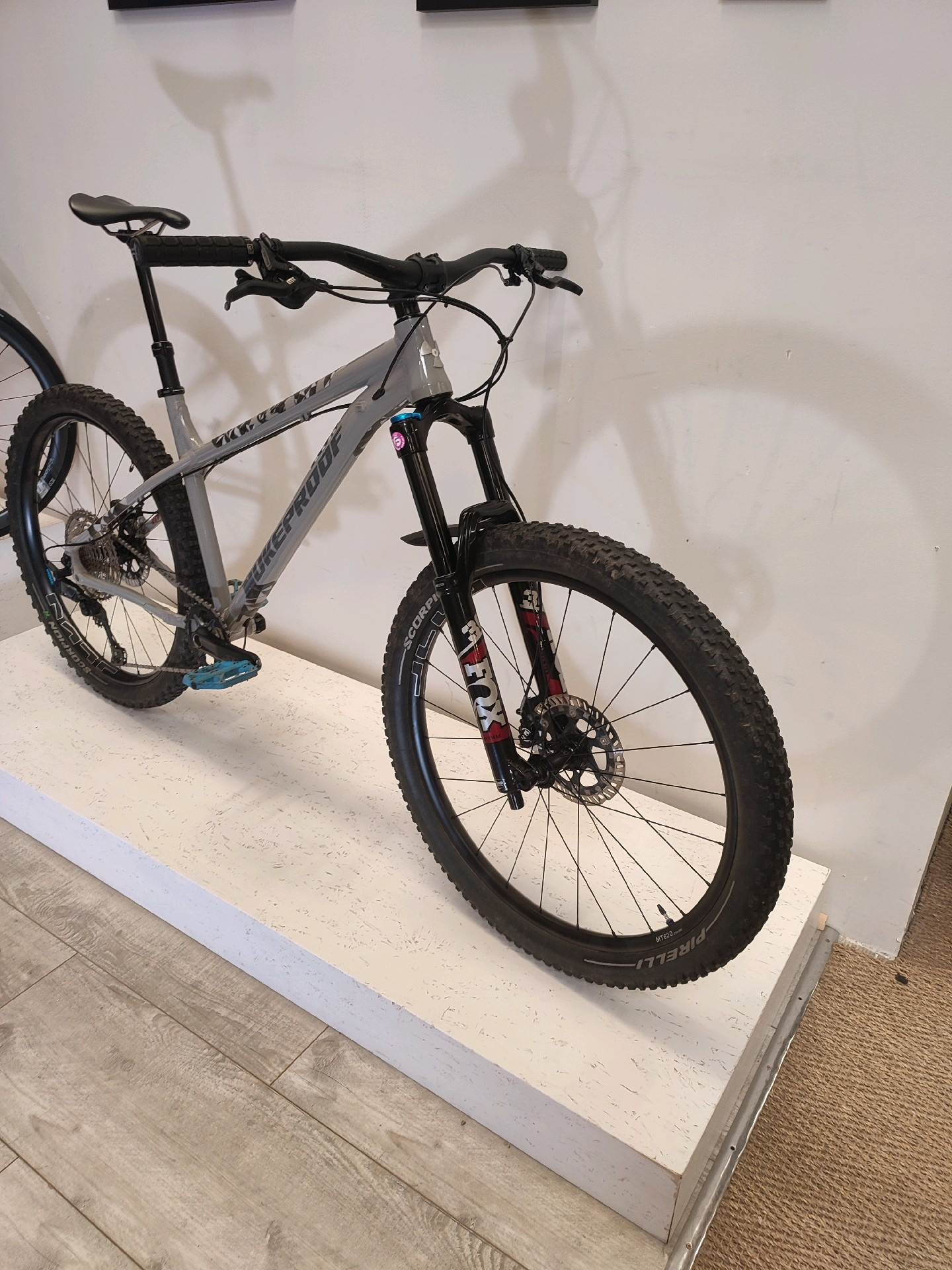 Nukeproof scout best sale 275 comp 2019