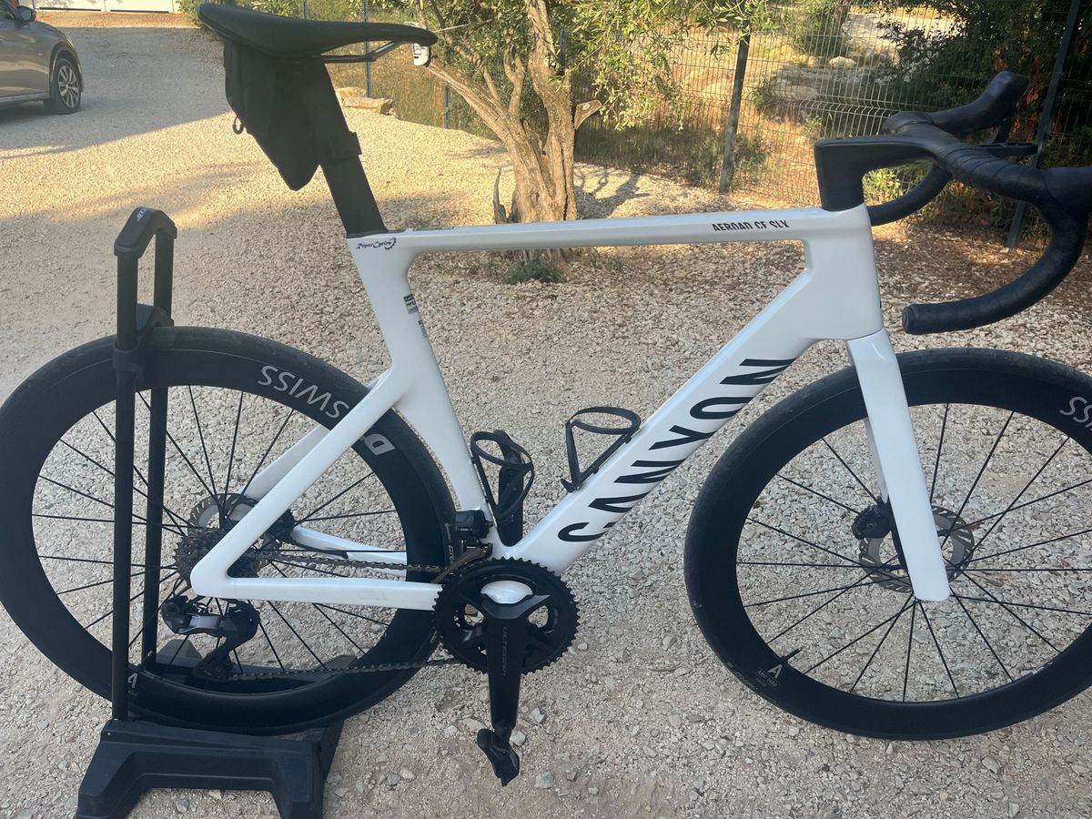 Used Canyon Aeroad CF SLX 8 Di2 2026 – € 5,370 | buycycle