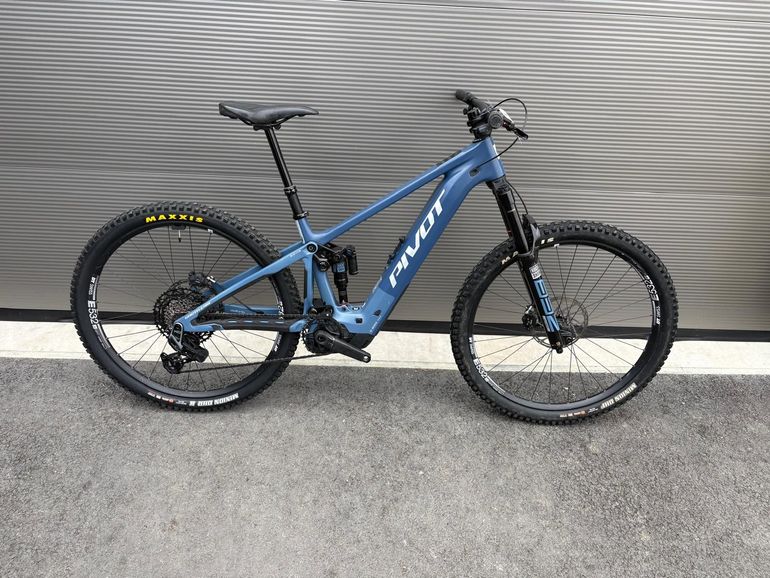 Pivot SHUTTLE SL/AM Pro X0 Eagle Transmission 2025