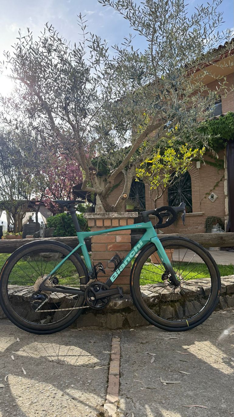 Bianchi Specialissima PRO Ultegra Di2 2024