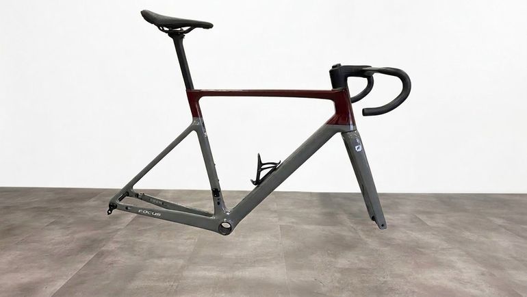 f*u様 Focus izalco max 2024モデル　フレームセット Used Focus IZALCO MAX 8.9 2024 Frameset – € 1,100 | buycycle