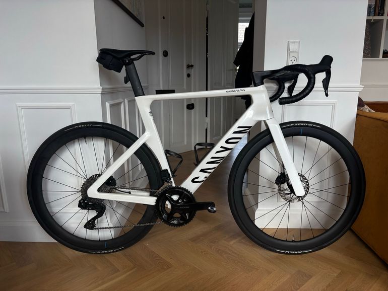 Canyon Aeroad CF SLX 7 Di2 C46 2025 — Price & Specs | 2BX