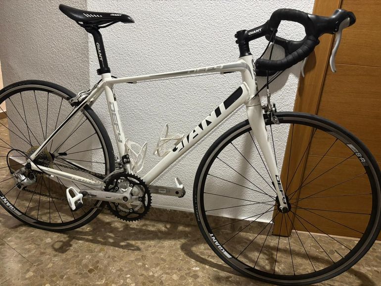 Giant Defy 3 2015 — Price & Specs | 2BX
