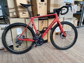 Used Canyon Endurace CF SL Disc 8.0 Aero Di2 2020 Road & Gravel, shop.filter.color.ff0000 — image 1 of 5